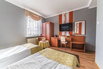 Фото номера Двухместный номер с 1 кроватью Отель Hotel Doris г. Оборники 5