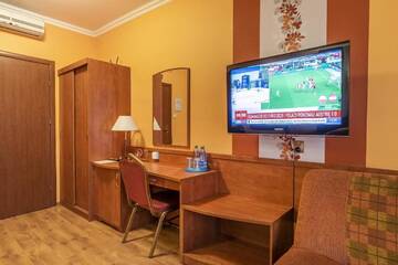 Фото номера Трехместный номер Отель Hotel Doris г. Оборники 3